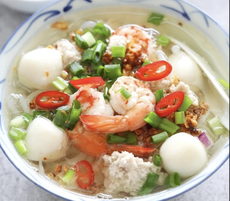 Fishball and prawn noodle soup served at ELK